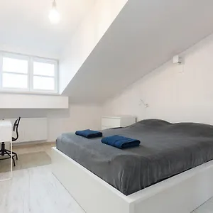 apartment-kazimierz-near-wawel-castle.krakowhotelspoland.com/